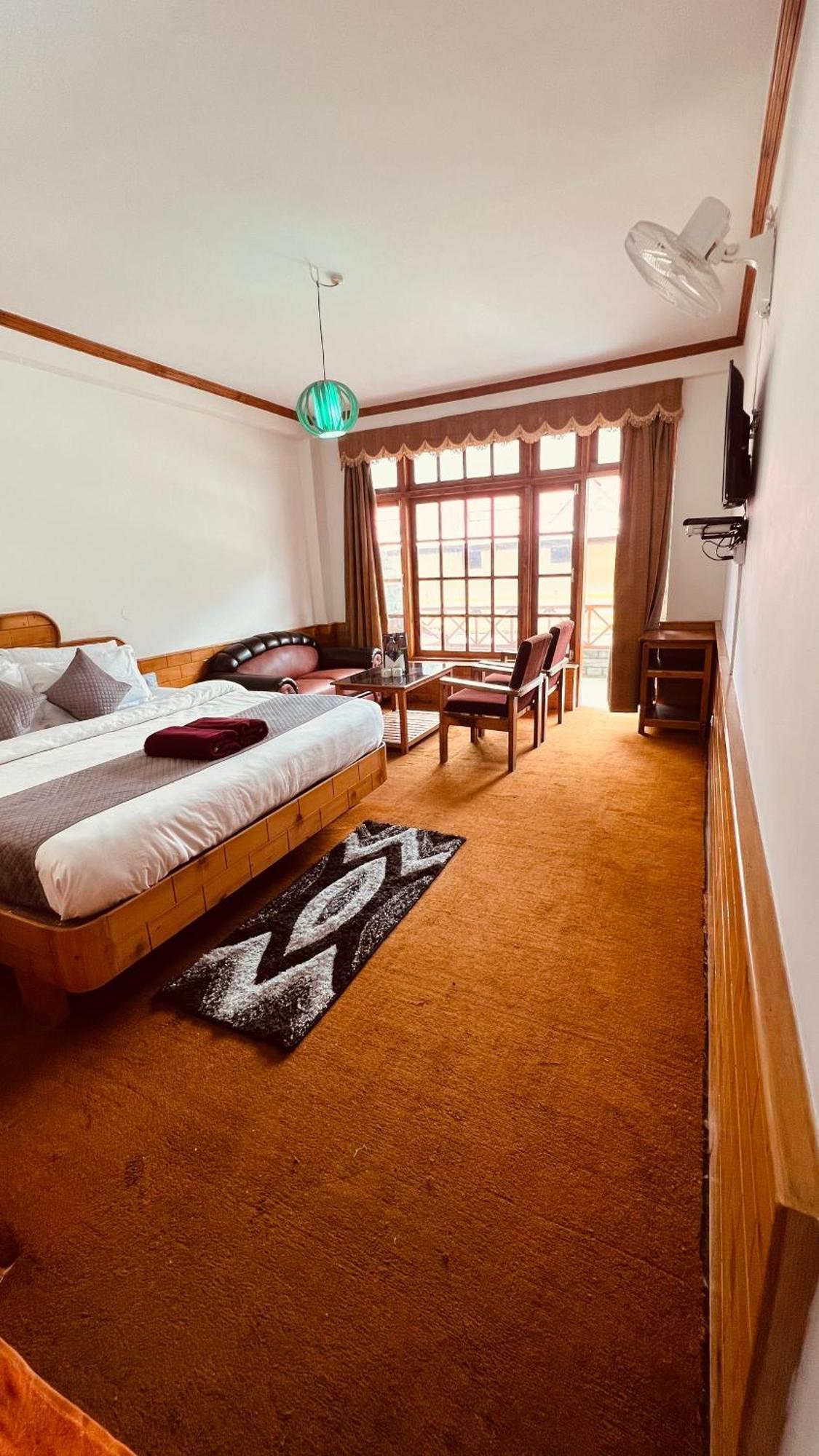 Sita Hotel & Cottage, Manali - A Boutique Wellness Hotel 외부 사진